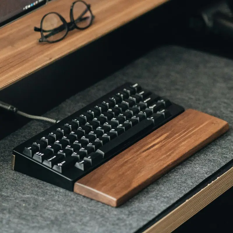 KeyForge Walnut Keyboard Wrist Rest, 75% / TKL